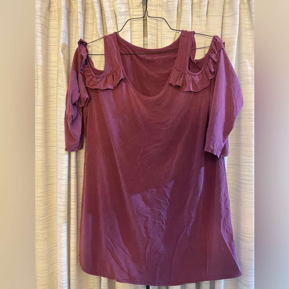 Jessica Simpson maternity shirt with cut out shoulders